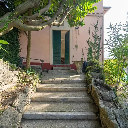 The Poets House Overlooking Moltrasio