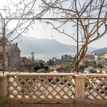 The Poets House Overlooking * Moltrasio
