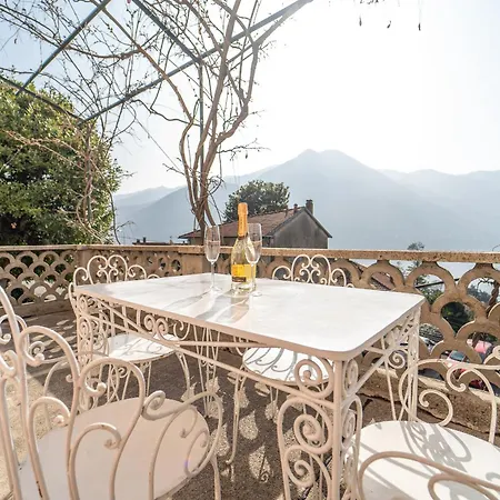 The Poets House Overlooking Moltrasio